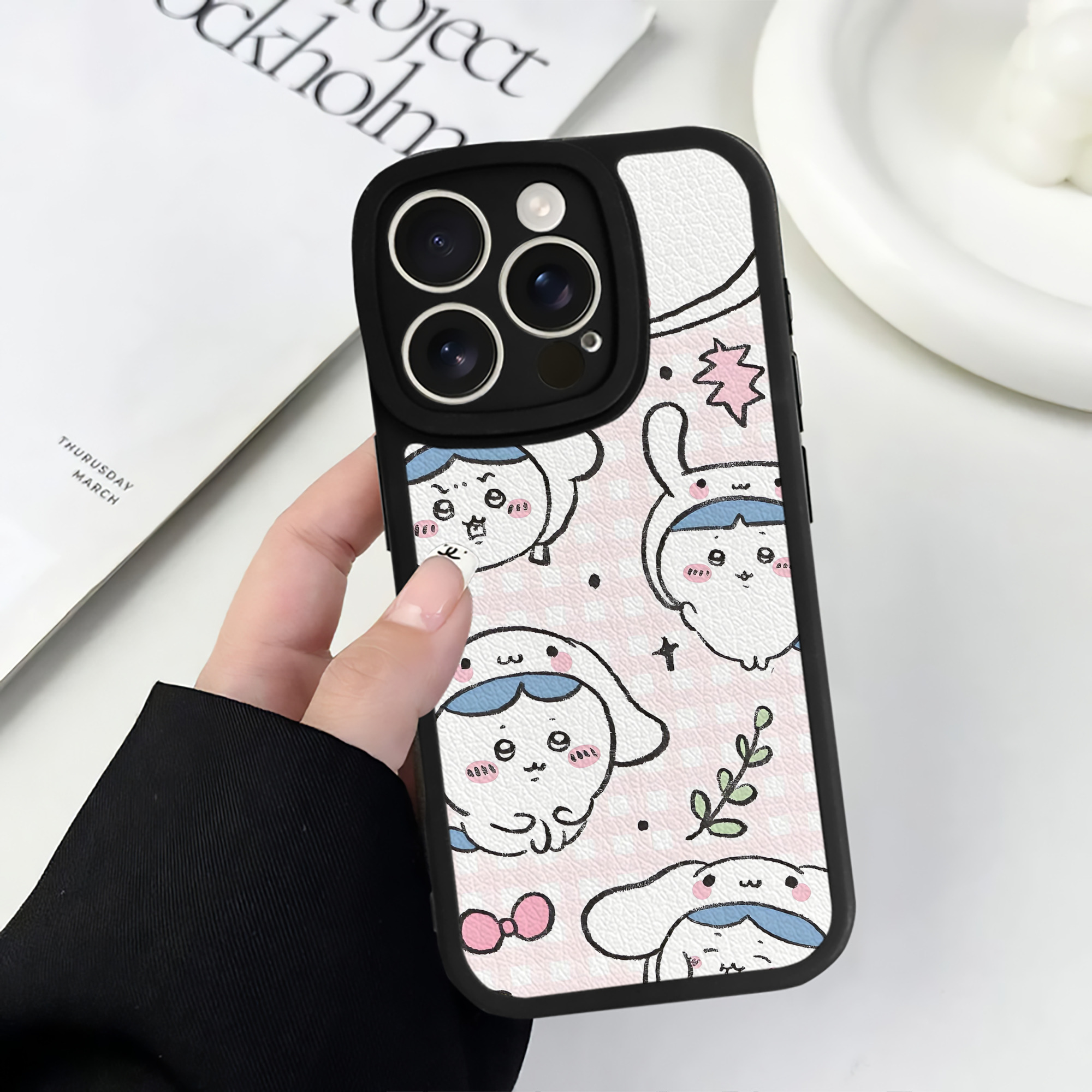 （画像用） ちいかわ Chii-kawa 【iPhone 16シリーズ対応】シリコンスマホケース（レザー調） 材質：シリコン